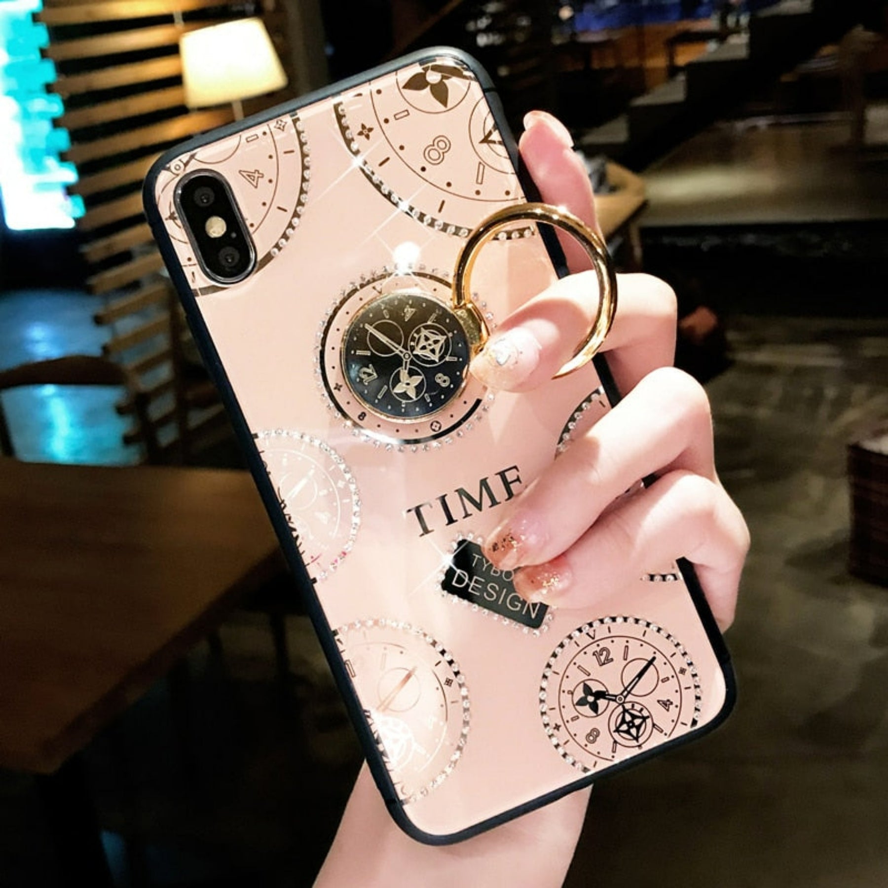 coque Iphone rose avec horloge