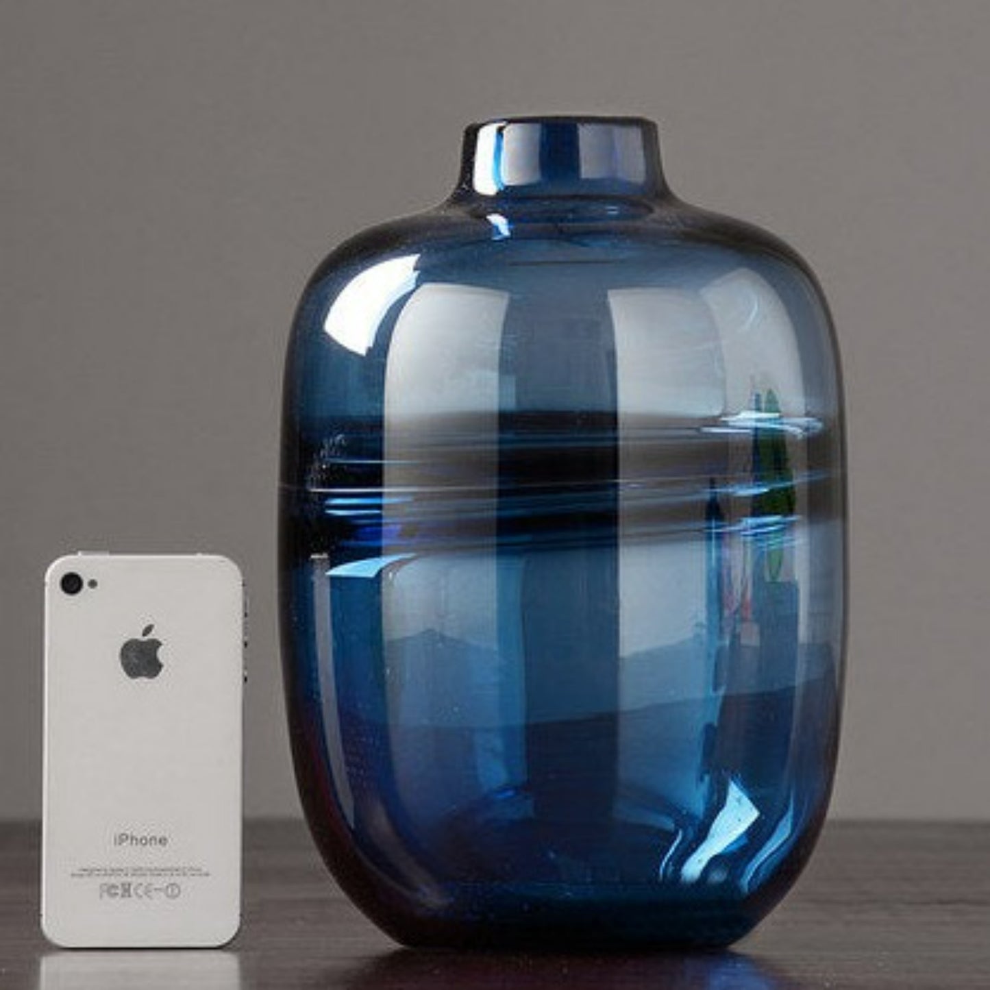 vase en verre bleu Shadow