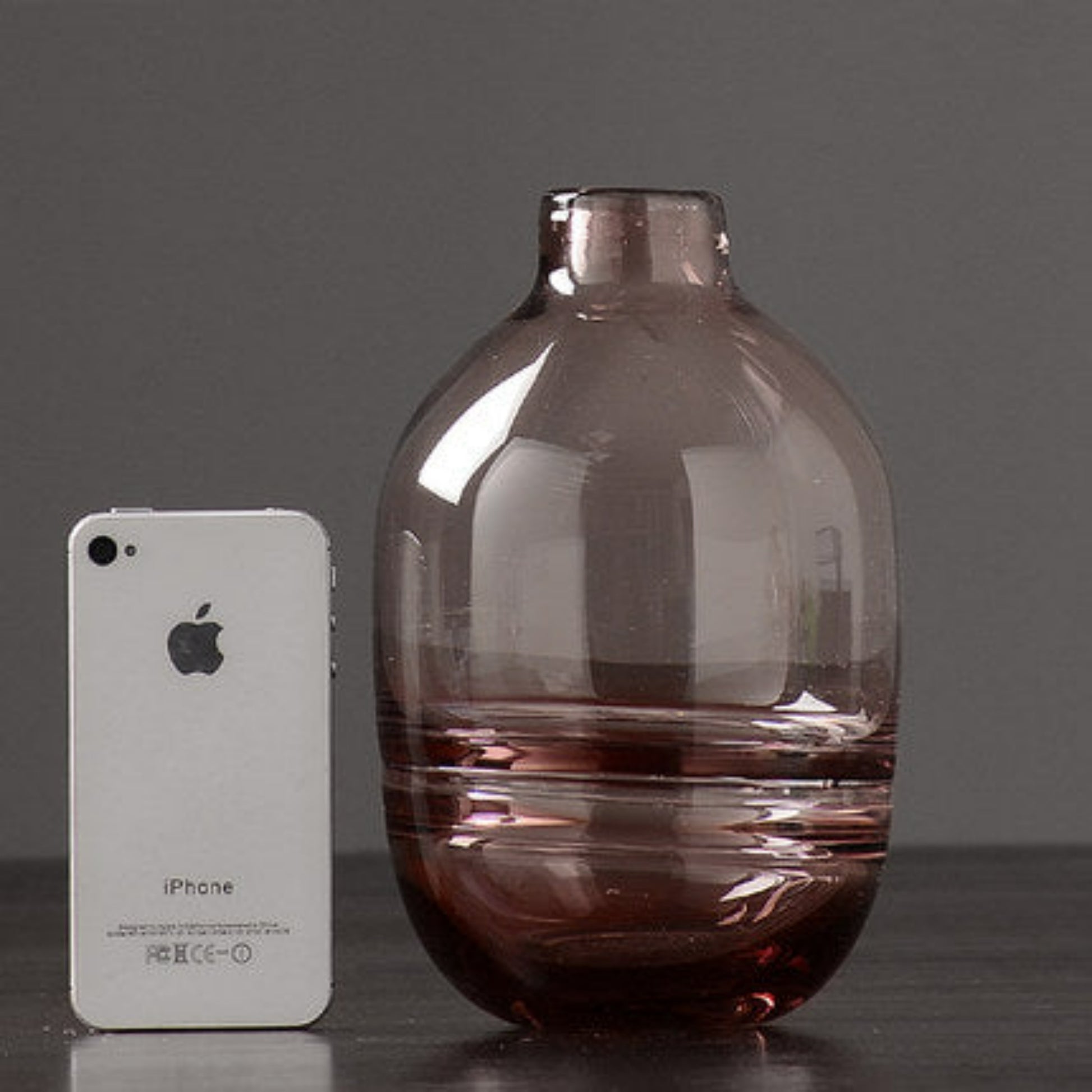 vase en verre rose