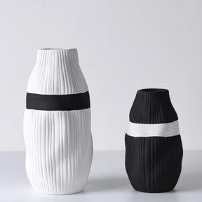 Vase en céramique noir et blanc