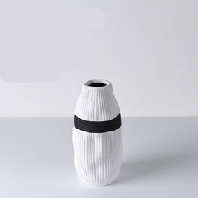 Vase en céramique noir et blanc