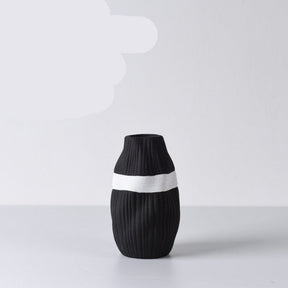 Vase en céramique noir et blanc