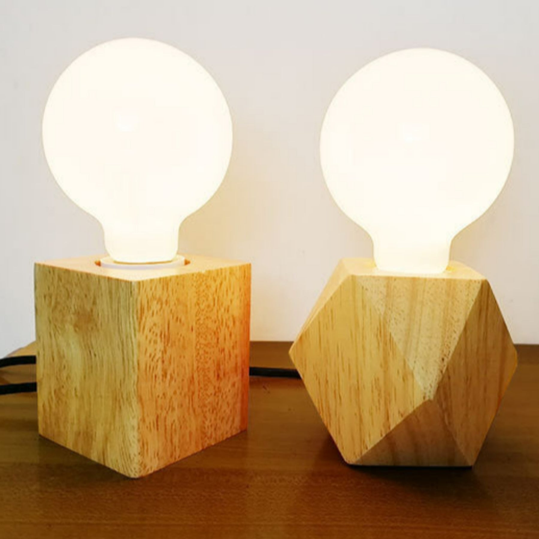 lampe à poser en bois