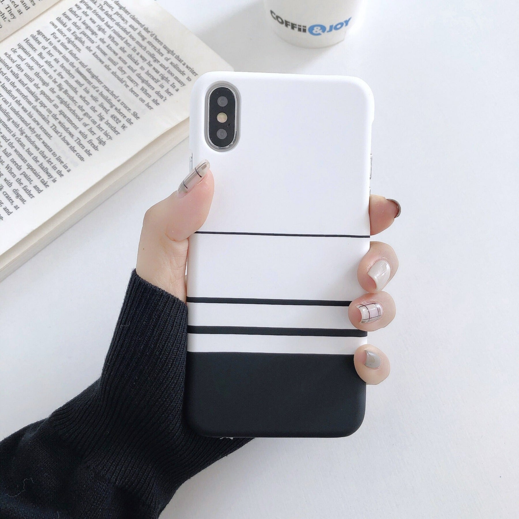 coque iphone blanche et noir