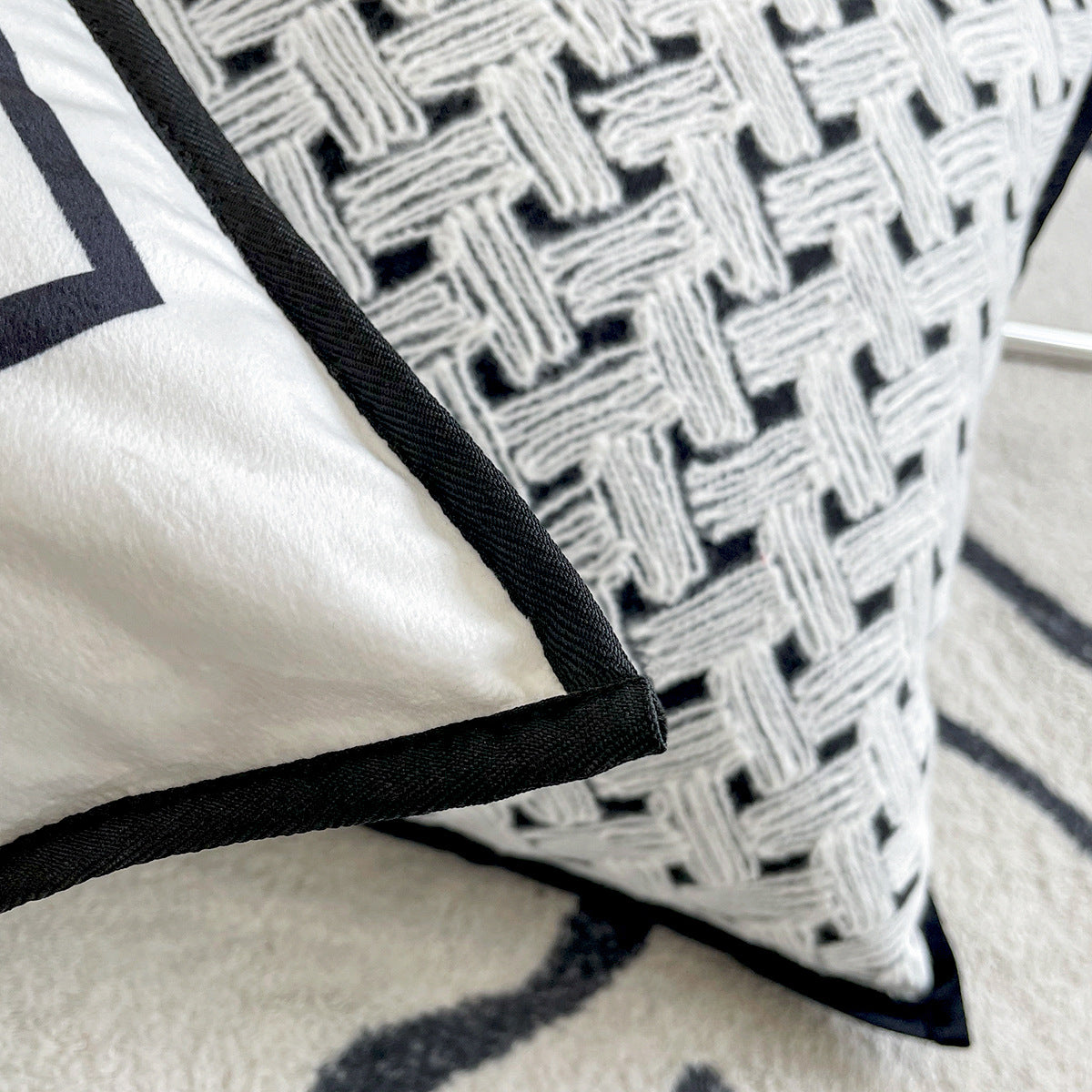 Housse de coussin noir et blanc - Line