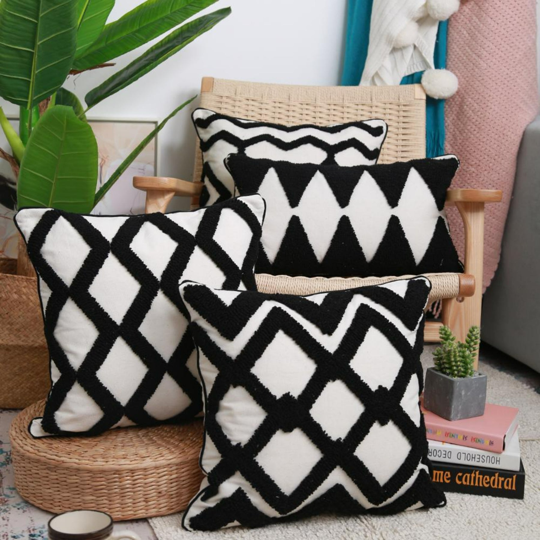 coussin noir et blanc