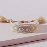 bracelet en tissu a message blessed